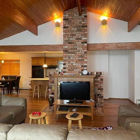 Metchosin Beach House Victoria Bagian luar foto