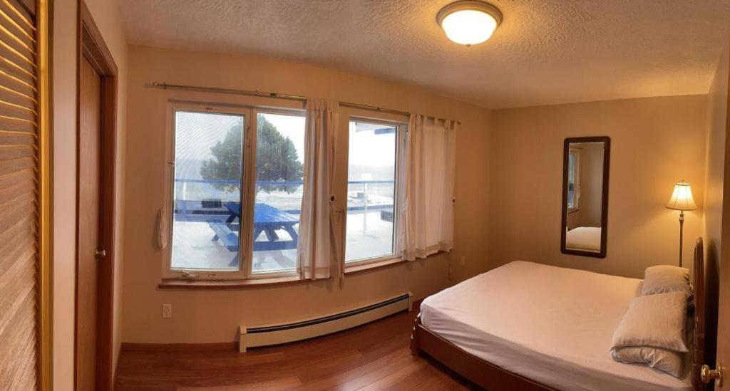 Metchosin Beach House Victoria Bagian luar foto