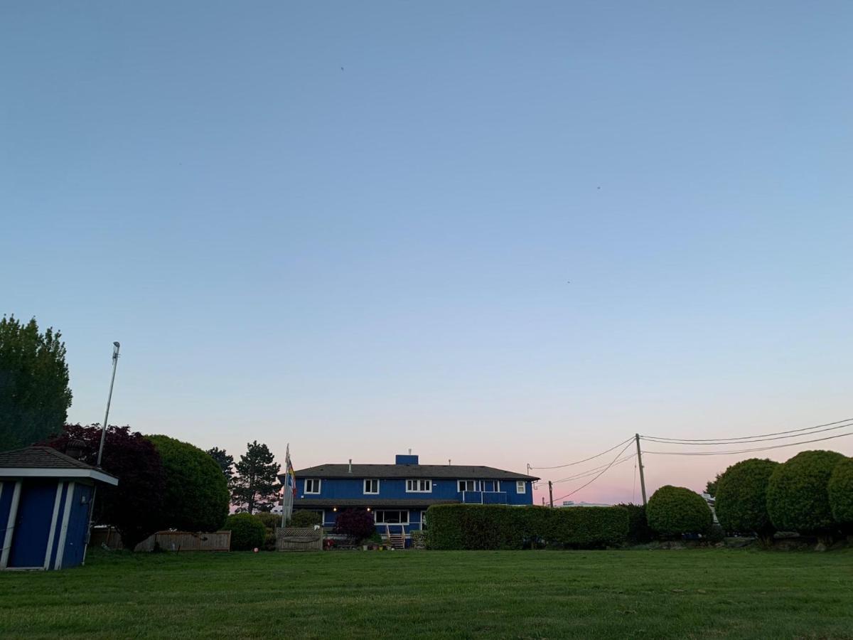 Metchosin Beach House Victoria Bagian luar foto